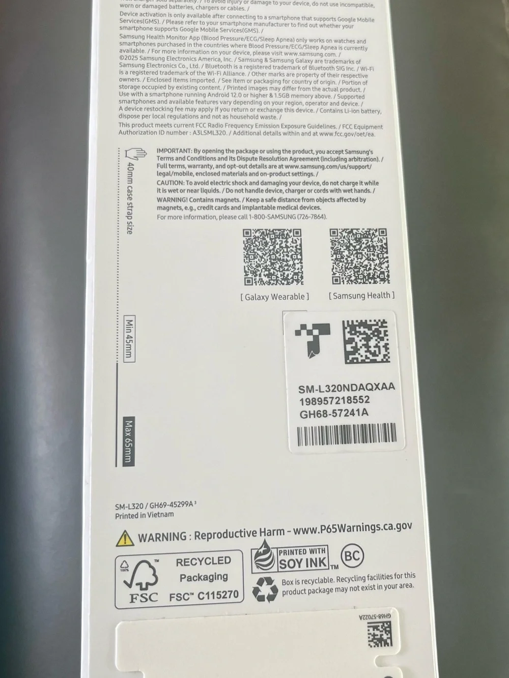 NIB Samsung Dark Gray Round Smartwatch with Silicone Band